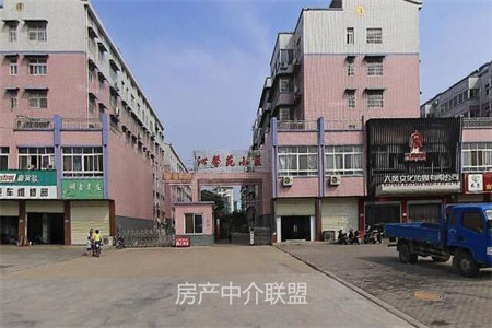 中央华府3楼精装修3室2厅2卫